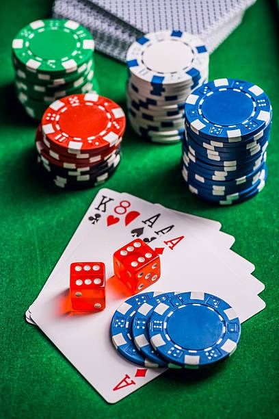 oke76 live-dealer table with professional croupier